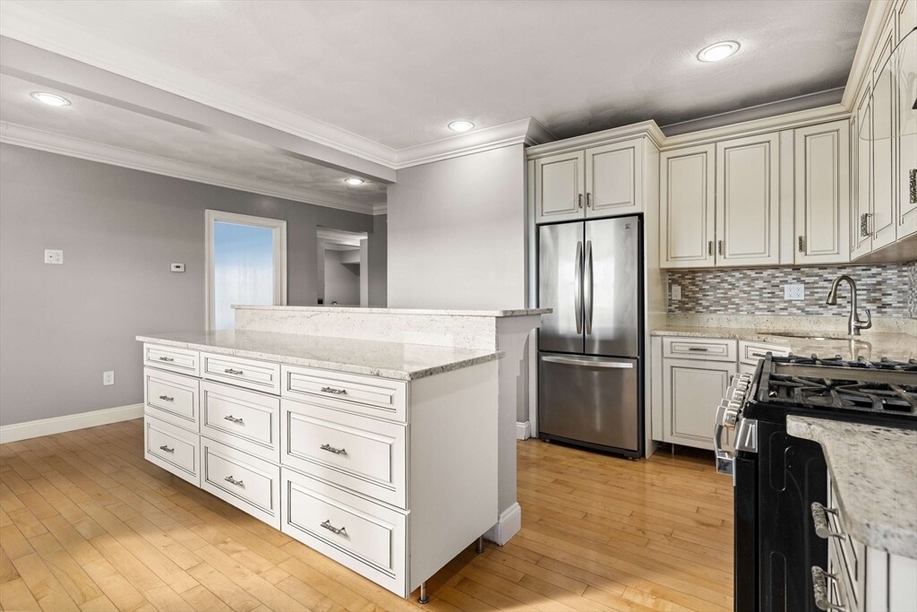 26 Willard St, Unit #2 in Chelsea, MA - Foto de edificio