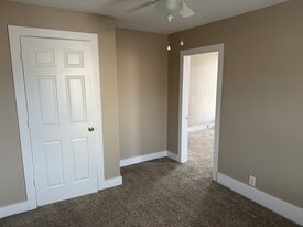 211 E 5th St, Unit Left Upper in Marysville, OH - Building Photo