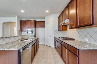 2813 Castle Creek Dr in Little Elm, TX - Building Photo - Building Photo