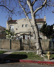 143-145 S Catalina St in Los Angeles, CA - Foto de edificio - Building Photo