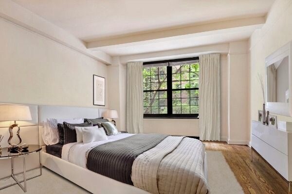 244 East 86th St in New York, NY - Building Photo