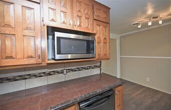 1804 England Rd in Arlington, TX - Building Photo - Building Photo