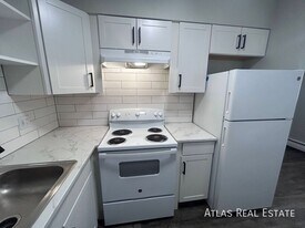 551 S Fairfax St in Glendale, CO - Building Photo