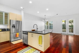 2030 N Pacific Ave in Santa Cruz, CA - Foto de edificio - Building Photo