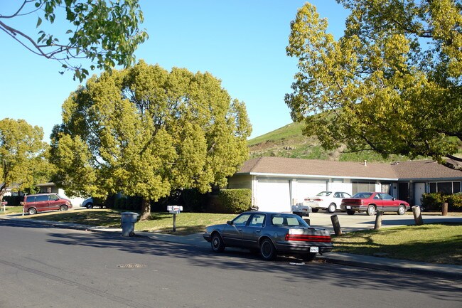 Callen Street in Vacaville, CA - Foto de edificio - Building Photo