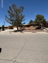 10449 Chinaberry Dr in El Paso, TX - Building Photo