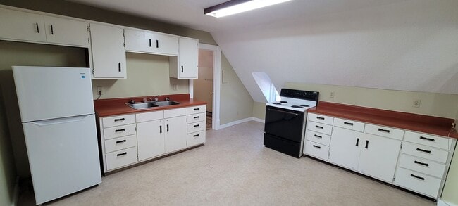 property at 1021 Bemidji Ave N