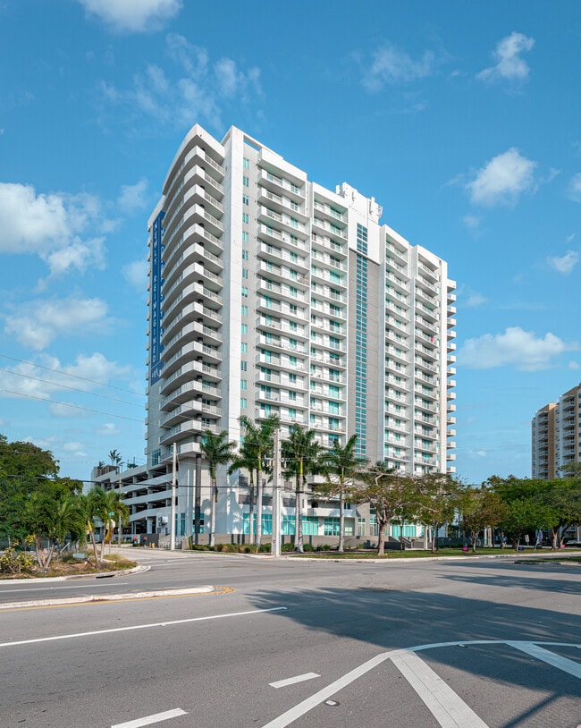 The Skylar in Miami, FL - Building Photo - Building Photo