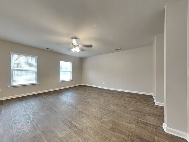 110 Boat Clb Ln in Lexington, SC - Foto de edificio - Building Photo