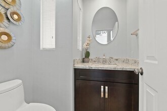 7246 Rockridge Dr in Huntington Beach, CA - Building Photo - Building Photo