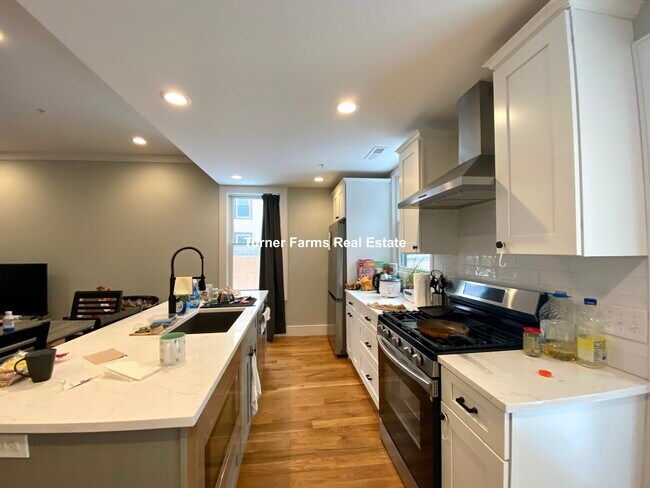 201 Boylston St, Unit 1 in Brookline, MA - Building Photo - Building Photo