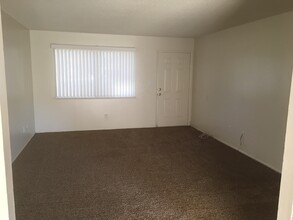 3708 Caldwell Dr in Bakersfield, CA - Building Photo - Building Photo