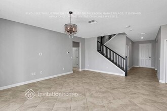 11849 Sunburst Marble Rd in Riverview, FL - Foto de edificio - Building Photo