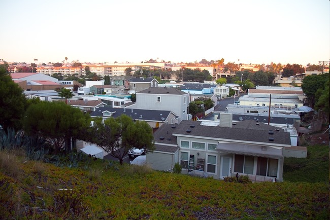 Marineland Mobile Home Park in Hermosa Beach, CA - Building Photo - Building Photo