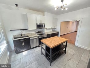 128 S Ellwood Ave in Baltimore, MD - Building Photo - Building Photo