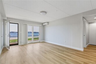 20 America in Newport, RI - Foto de edificio - Building Photo