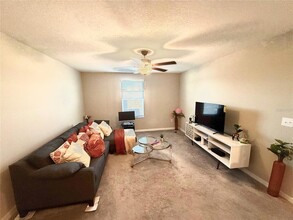 1424 Tahitian Sunrise Dr, Unit 1505-08 in Plant City, FL - Building Photo - Building Photo