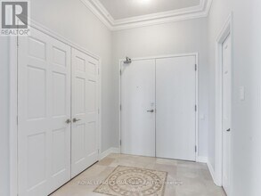 11121 Yonge St in Richmond Hill, ON - Building Photo - Building Photo