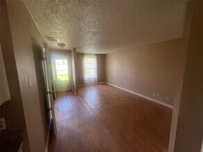 12207 11th St in Santa Fe, TX - Building Photo - Building Photo