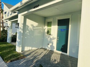 4292 Longwood Lake Sq in Westlake, FL - Building Photo - Building Photo