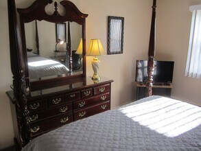 322 Regency Park Dr, Unit 201 Regency Park Drive in Agawam, MA - Building Photo - Building Photo