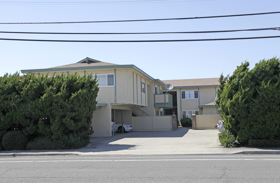 2027 Fairway Dr in San Leandro, CA - Building Photo