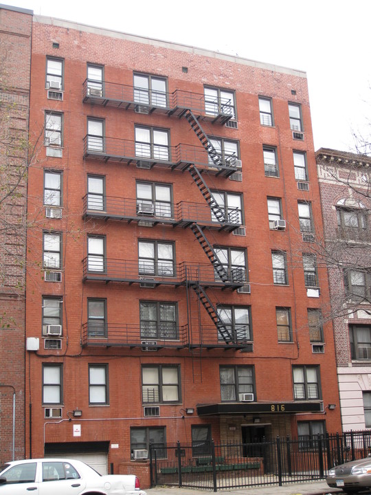 816 Ocean Ave in Brooklyn, NY - Building Photo