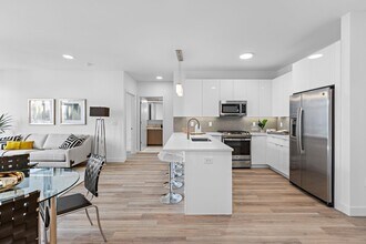 5711 John F. Kennedy Blvd in North Bergen, NJ - Building Photo - Building Photo