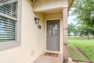 1508 N Victoria Ave in Iowa Park, TX - Building Photo - Building Photo