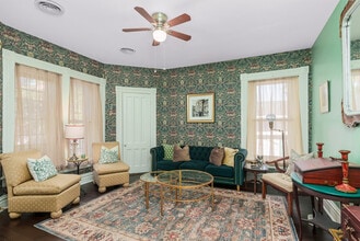 19 Palmer St in Stillwater, NY - Foto de edificio - Building Photo