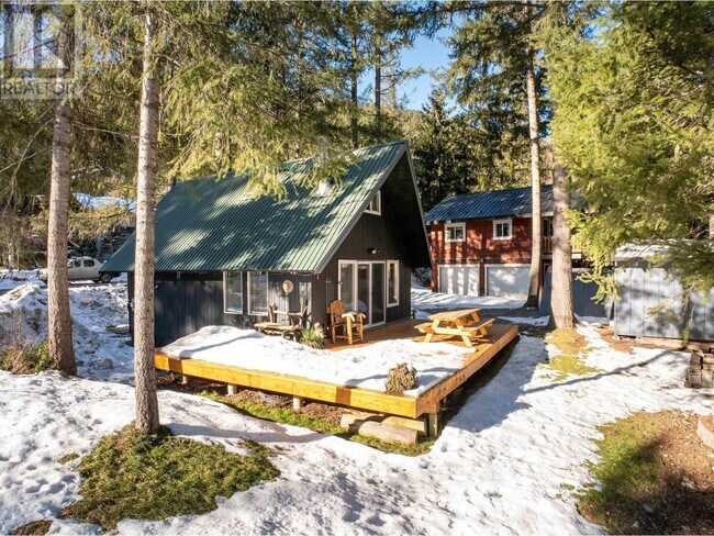 8521 Drifter Way in Whistler, BC - Building Photo - Building Photo