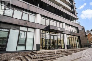 255 Bay St in Ottawa, ON - Building Photo