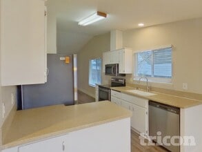 15413 NE 47th Cir in Vancouver, WA - Foto de edificio - Building Photo