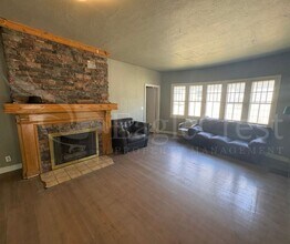 1035 E Isaacs Ave in Walla Walla, WA - Building Photo - Building Photo