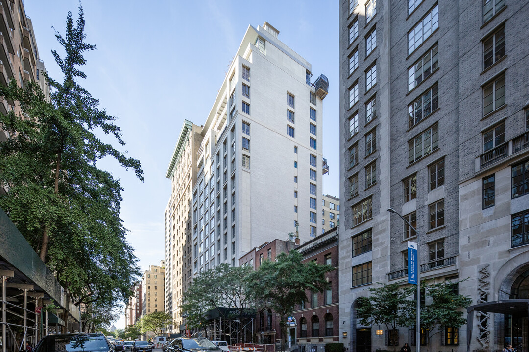 109 E 79th St in New York, NY - Building Photo