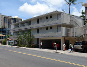 Beachwalk Student Suites in Honolulu, HI - Building Photo - Building Photo