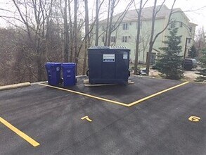 859 Mammoth Rd, Unit 1 in Manchester, NH - Building Photo - Building Photo