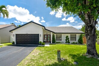 2724 NW 124th Ave in Coral Springs, FL - Building Photo - Building Photo