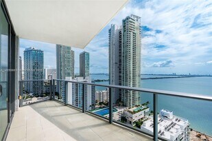 460 NE 28th St in Miami, FL - Building Photo