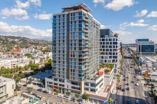 Lumina Hollywood in Los Angeles, CA - Building Photo