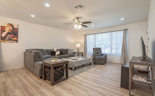 418 Shannon Lee St in San Antonio, TX - Building Photo - Building Photo