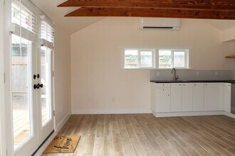 4135 NE 72nd Ave. in Portland, OR - Building Photo - Building Photo