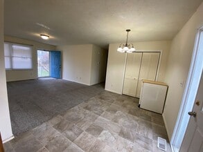 5919 Catherine St in Bloomington, IN - Foto de edificio - Building Photo