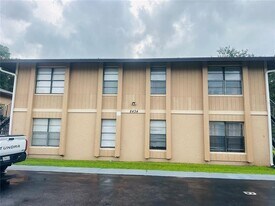8434 Camden St in Tampa, FL - Building Photo