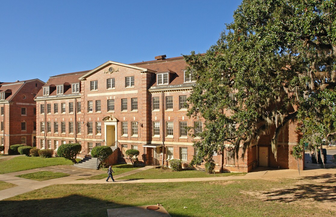 Young Hall in Tallahassee, FL - Building Photo