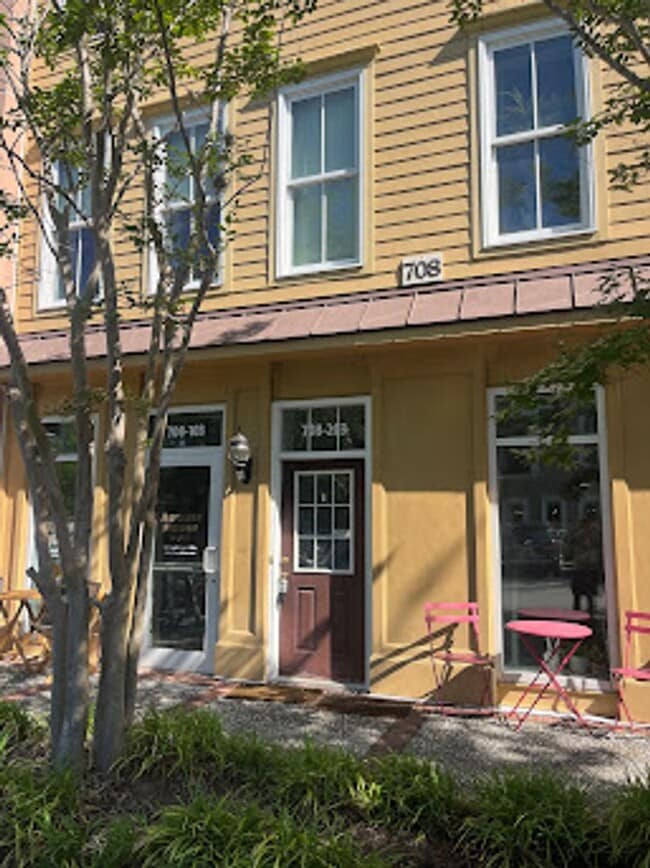 property at 708 S Shelmore Blvd