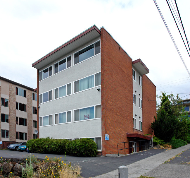 Vali Loa Apartments in Seattle, WA - Foto de edificio - Building Photo