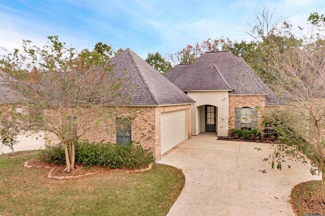 property at 8231 Valencia Ct