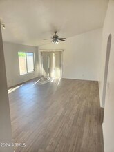 16630 North 22nd St in Phoenix, AZ - Foto de edificio - Building Photo