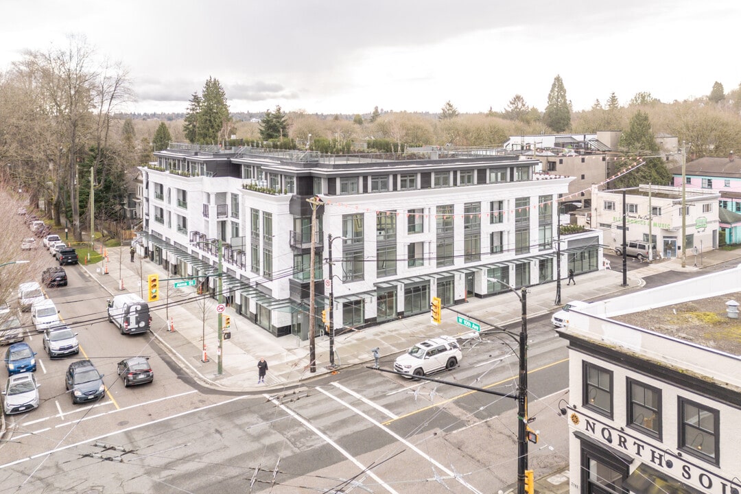 Raphael in Vancouver, BC - Building Photo